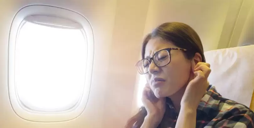 ucak-kabin-basincina-karsi-kulak-tikaci